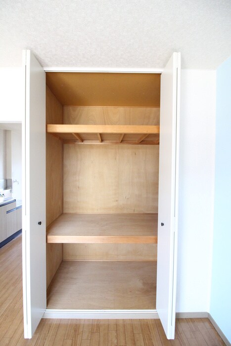 物件内観写真12　(収納)