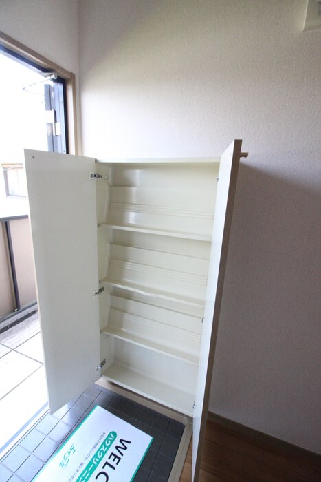 物件内観写真15　(靴箱)