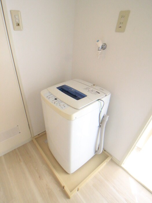 物件内観写真15　(洗濯機置場)