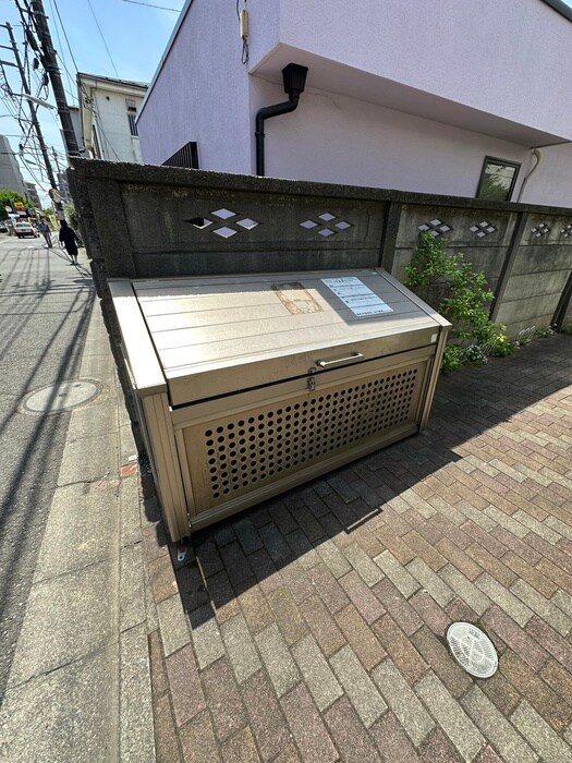 物件外観写真4　(エントランス部分)