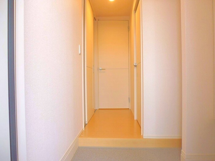 物件内観写真15　(玄関)