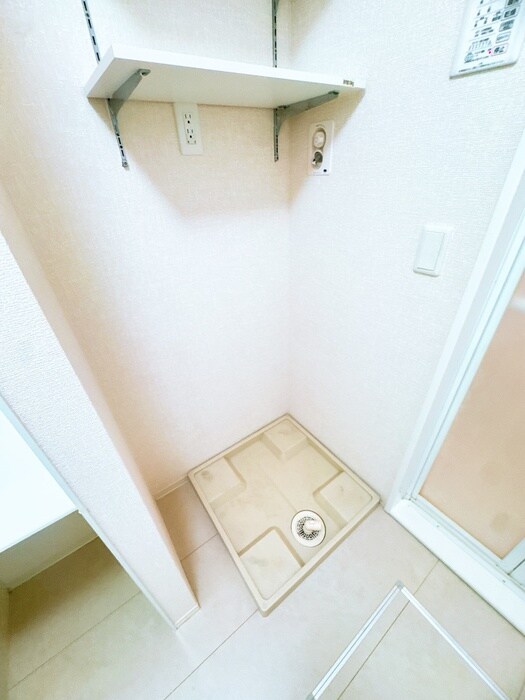 物件内観写真18　(洗濯機置場)