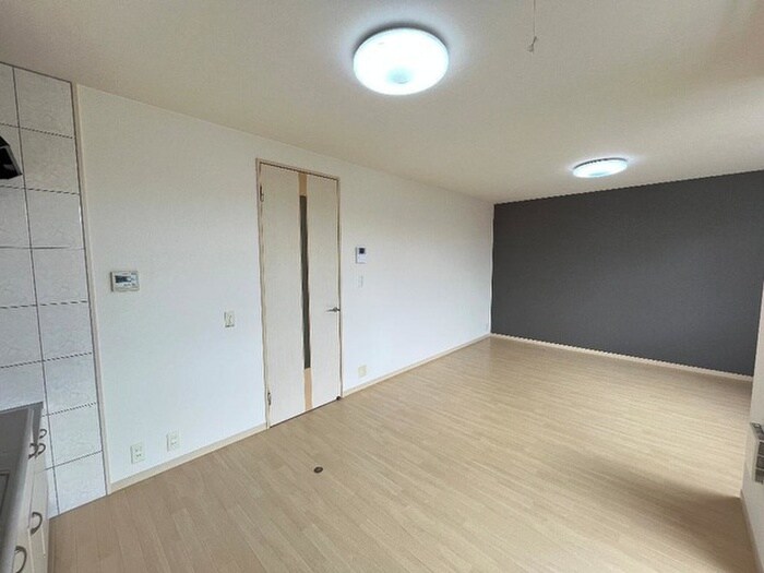 物件内観写真5　(室内からの展望)