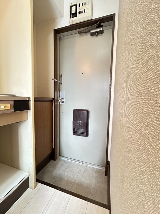 物件内観写真15　(玄関)