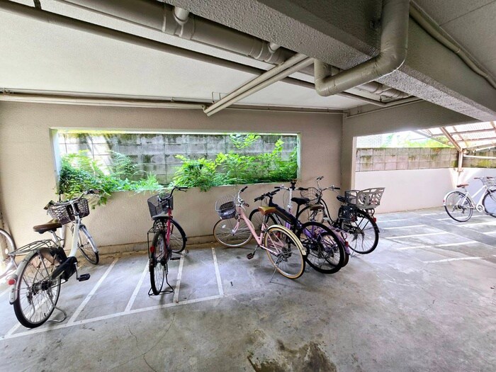 物件外観写真5　(駐輪場)