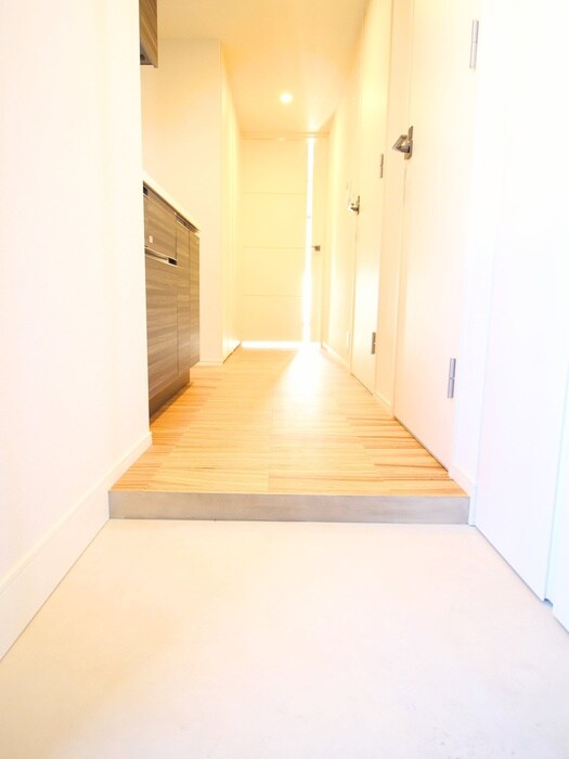 物件内観写真7　(玄関)