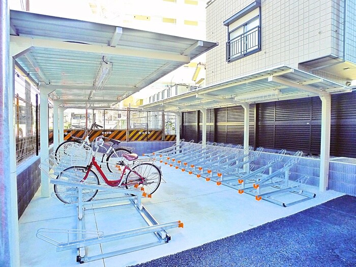 物件外観写真4　(駐輪場)