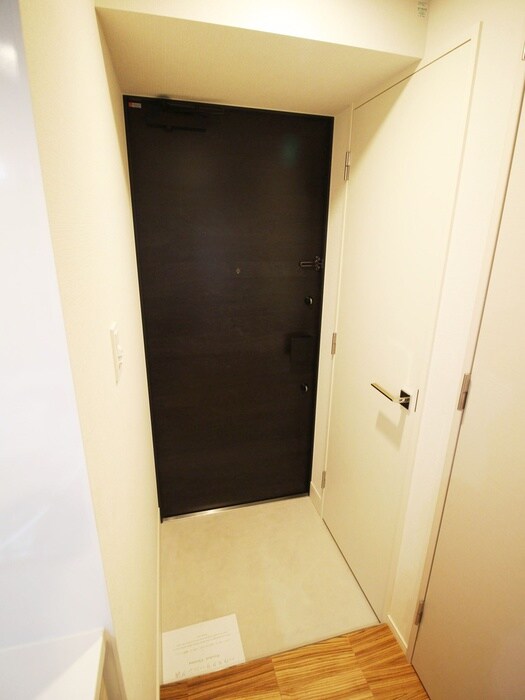 物件内観写真15　(玄関)