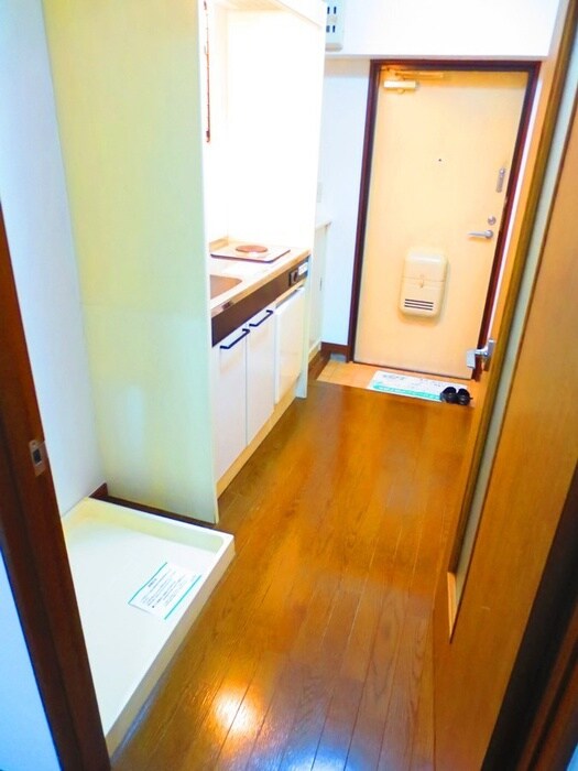 物件内観写真12　(廊下)