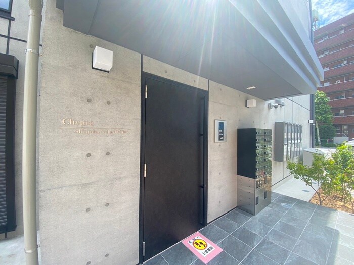 物件外観写真3　(エントランス部分)