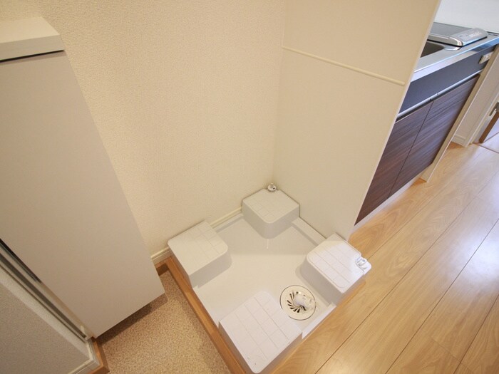 物件内観写真14　(洗濯機置場)