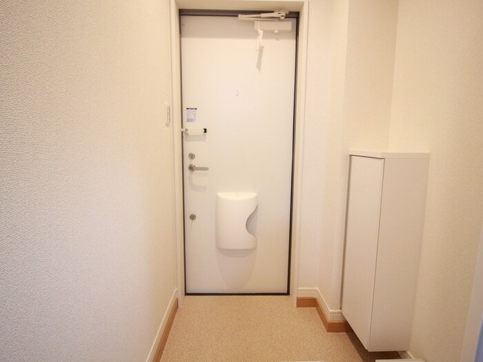 物件内観写真15　(玄関)