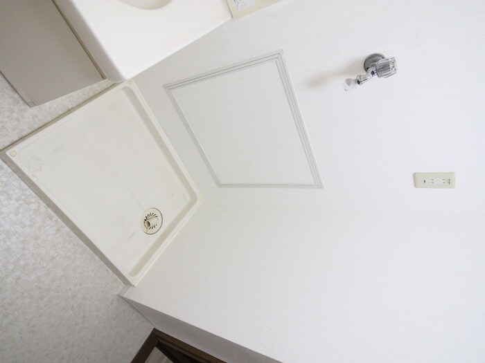 物件内観写真13　(洗濯機置場)