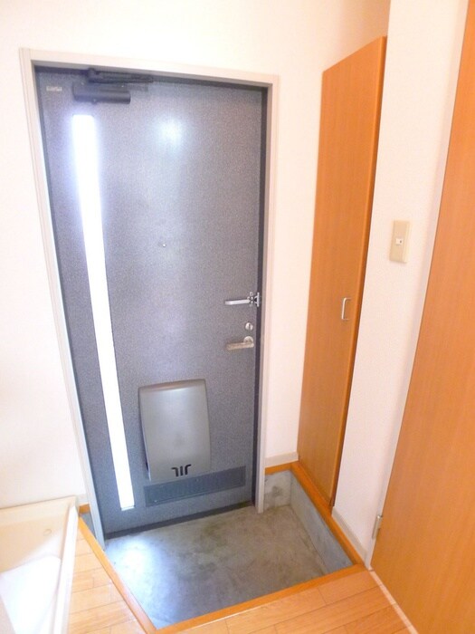物件内観写真18　(玄関)