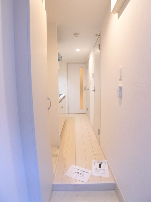 物件内観写真7　(玄関)