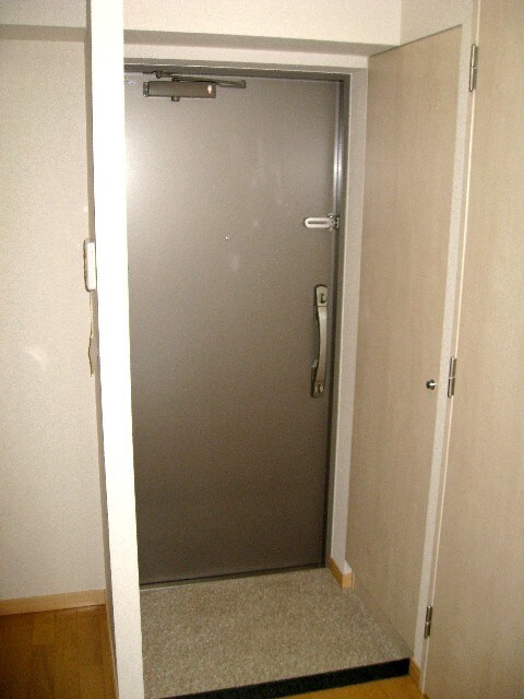 物件内観写真14　(玄関)