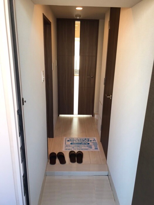 物件内観写真7　(玄関)
