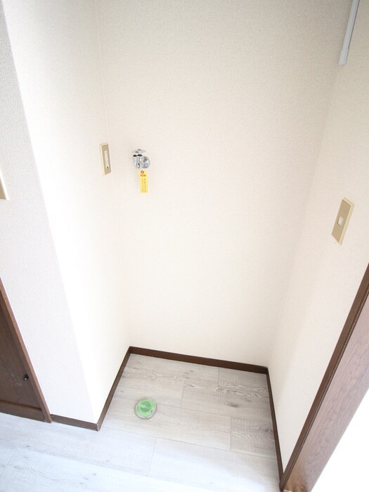 物件内観写真13　(洗濯機置場)