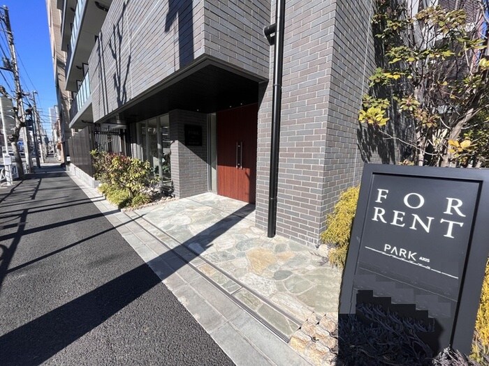 物件外観写真2　(エントランス部分)