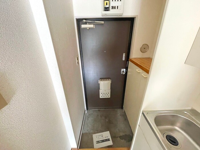 物件内観写真16　(玄関)