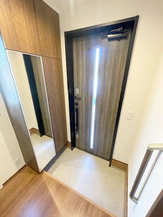 物件内観写真20　(玄関)