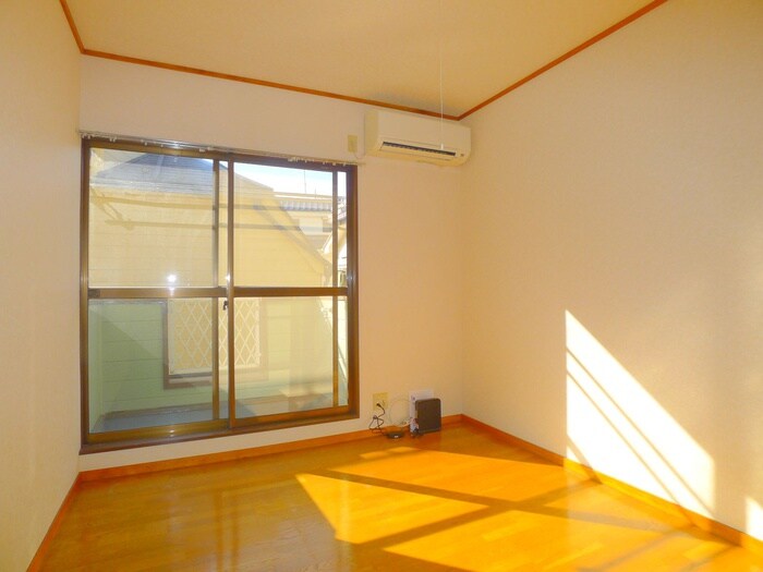 物件内観写真8　(室内からの展望)