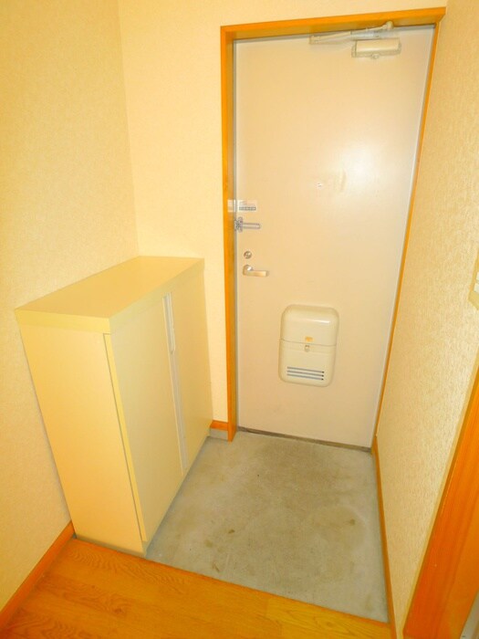 物件内観写真15　(玄関)