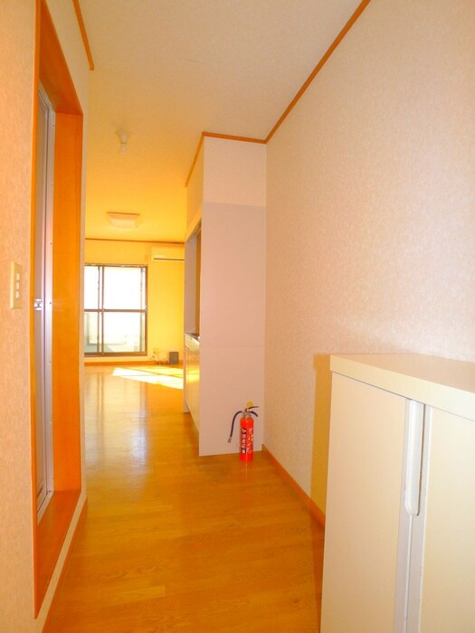 物件内観写真17　(廊下)