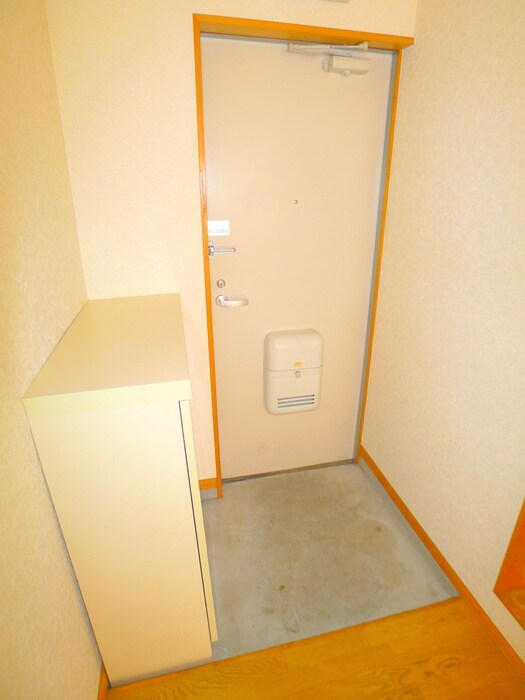 物件内観写真18　(玄関)