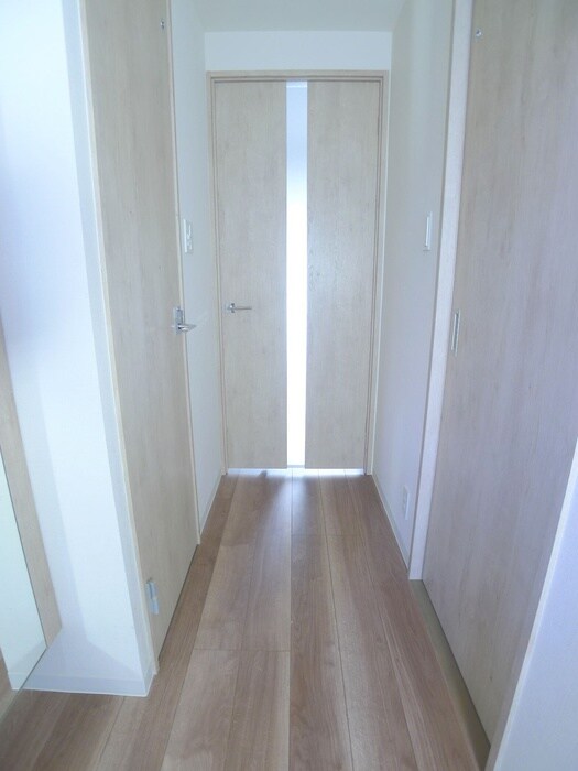 物件内観写真9　(廊下)