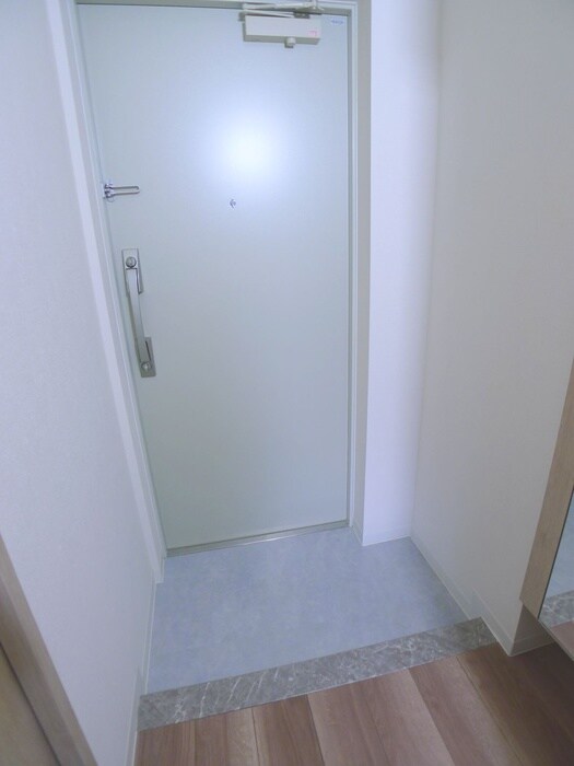 物件内観写真18　(玄関)