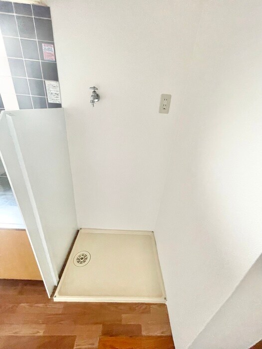 物件内観写真15　(洗濯機置場)