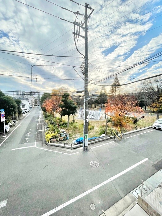 物件内観写真16　(室内からの展望)