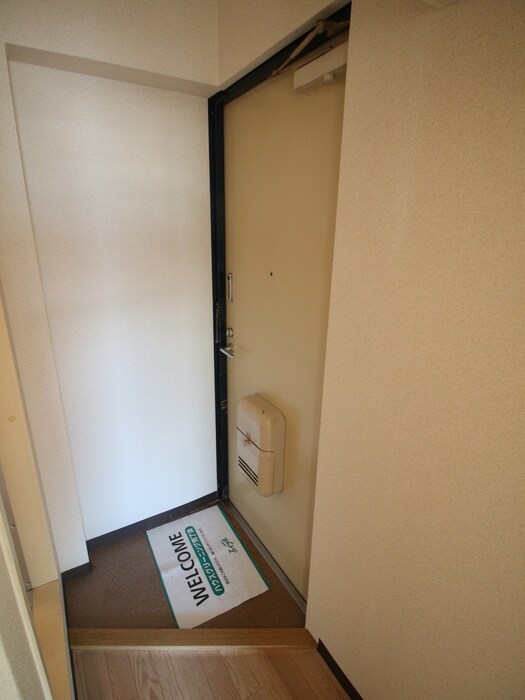 物件内観写真15　(玄関)