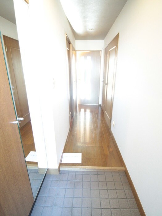 物件内観写真9　(廊下)