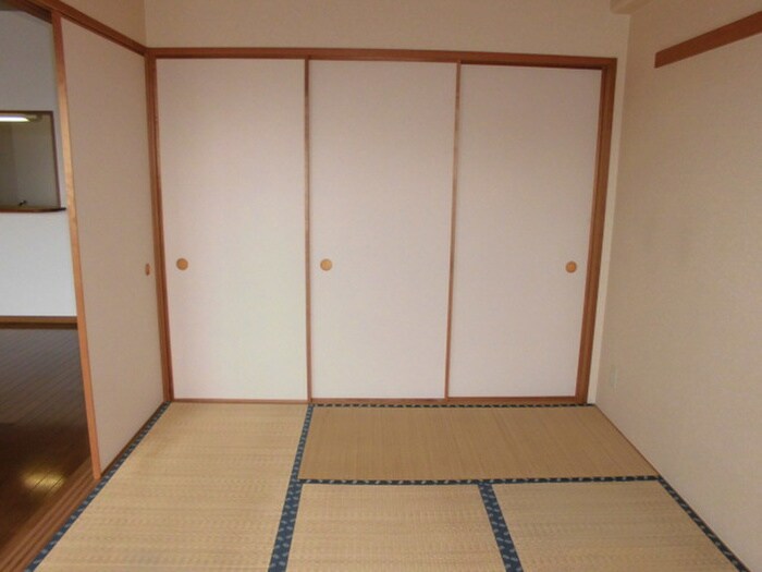 物件内観写真12　(収納)