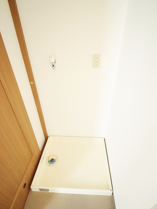 物件内観写真13　(洗濯機置場)