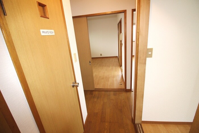 物件内観写真20　(廊下)