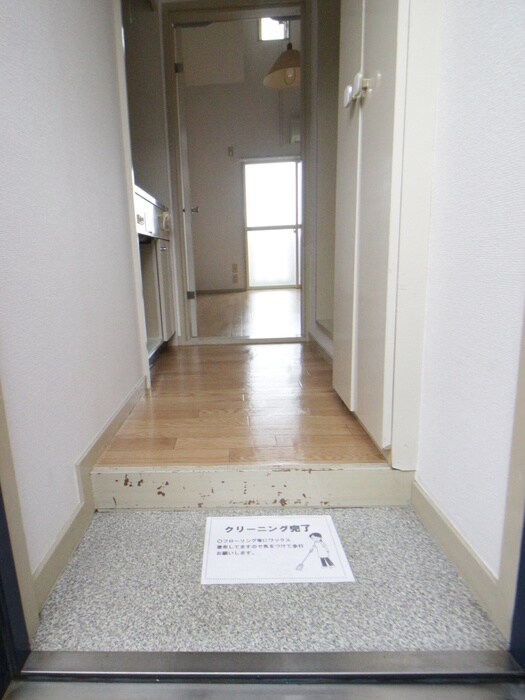 物件内観写真16　(玄関)