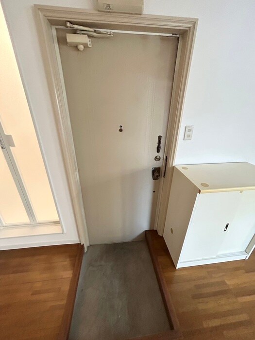 物件内観写真17　(玄関)