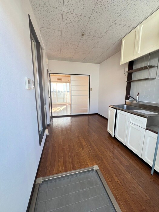 物件内観写真17　(玄関)