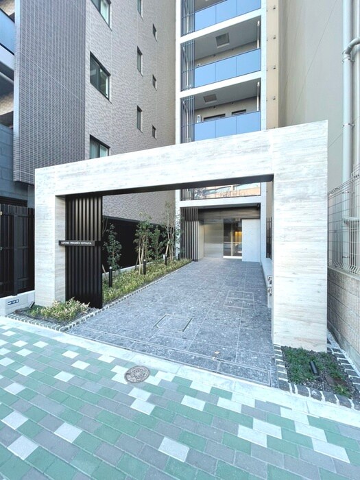 物件外観写真3　(エントランス部分)