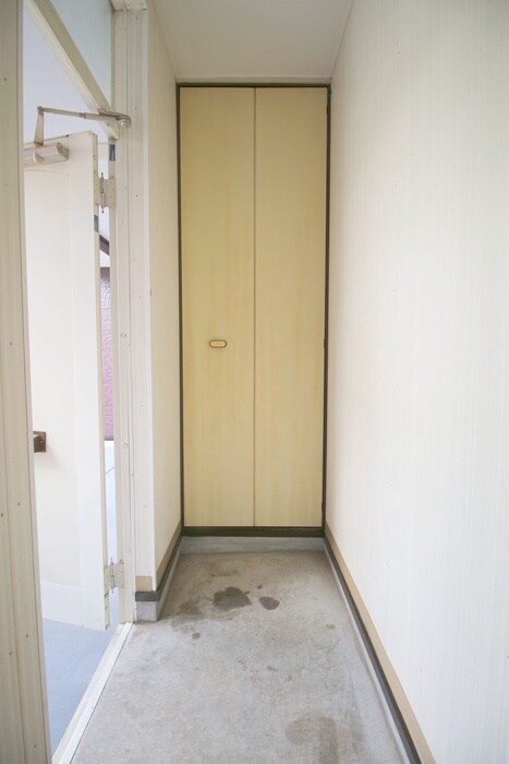 物件内観写真12　(玄関)