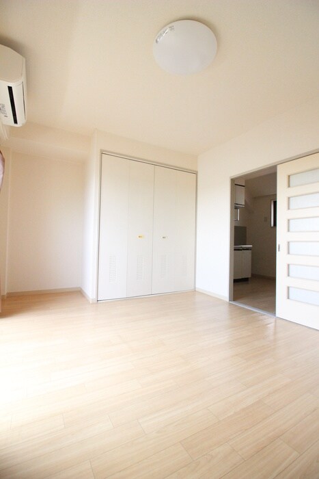 物件内観写真10　(居室)