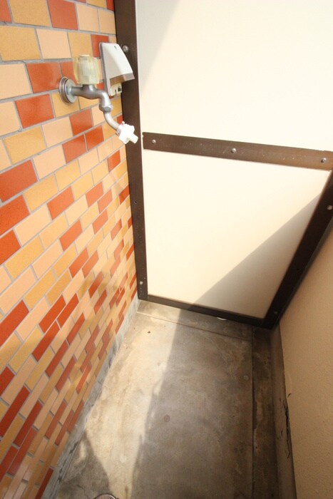 物件内観写真17　(洗濯機置場)