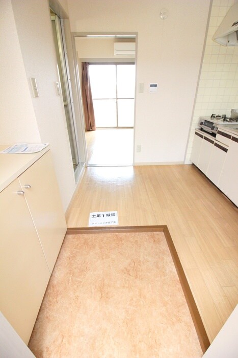 物件内観写真19　(玄関)