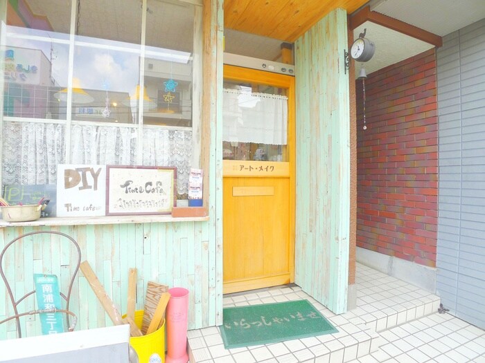 物件外観写真2　(エントランス部分)