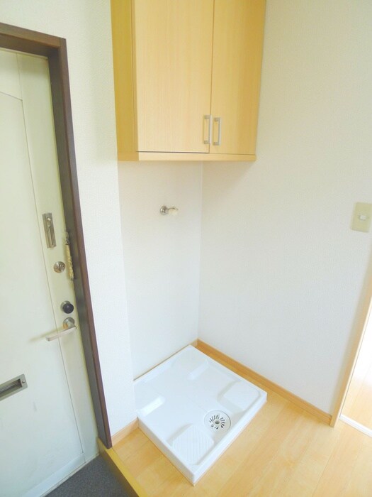 物件内観写真19　(洗濯機置場)