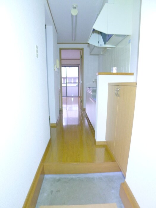 物件内観写真11　(玄関)