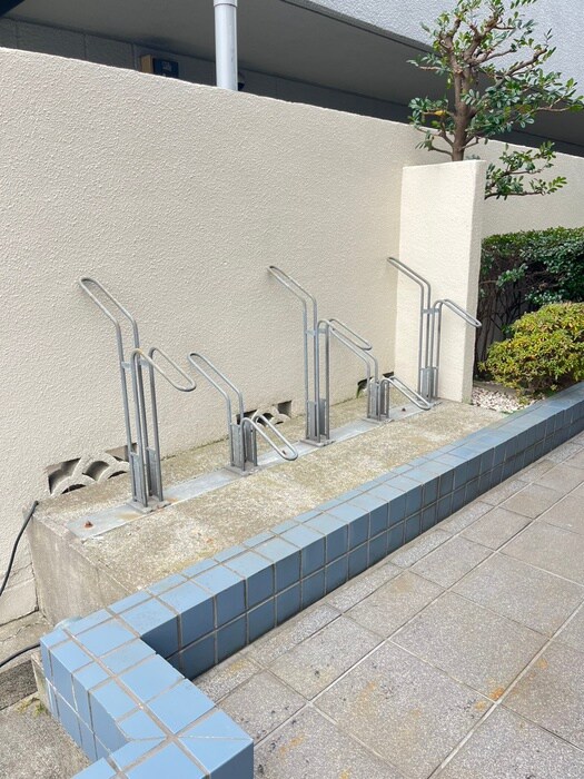 物件外観写真5　(駐輪場)